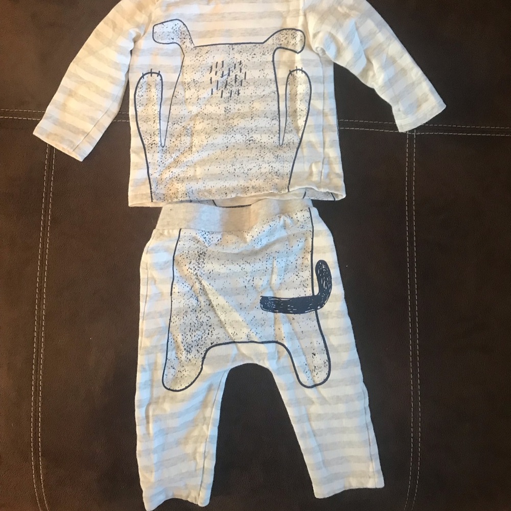 Super cute 6-9 month outfit! - Picture 2 of 2